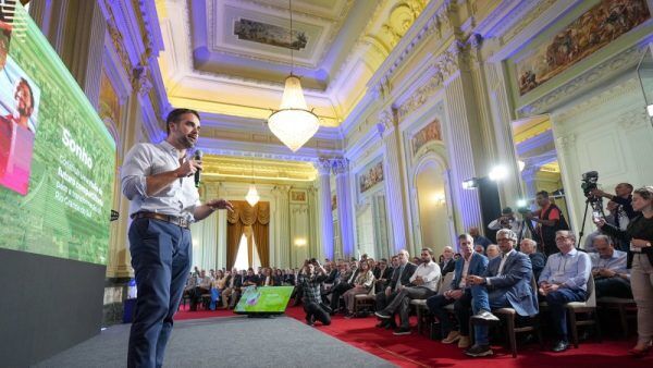 Em reunião, governo estadual alinha plano de desenvolvimento do Estado