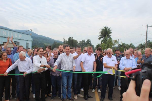 Arroio do Meio inaugura asfalto na ERS 482