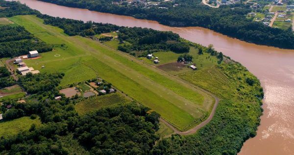 Após quatro décadas, aeródromo volta ao domínio de Estrela