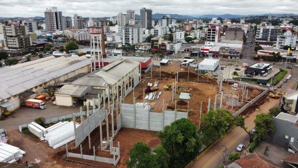 Obras em atacado avançam e estrutura ganha forma em Lajeado