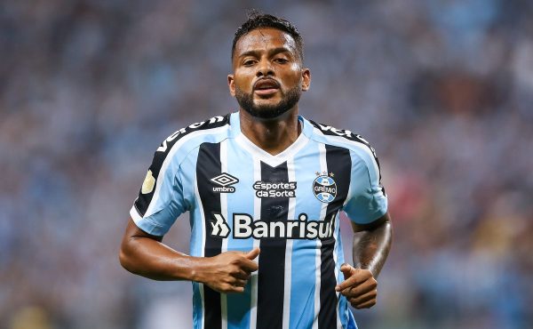 Grêmio atualiza situação de Reinaldo