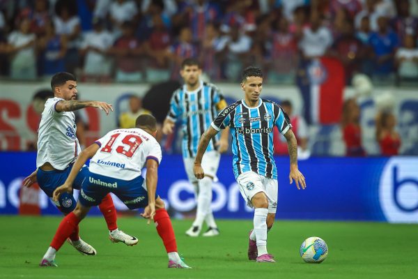 Grêmio perde para o Bahia e deixa o G-6 do Brasileirão