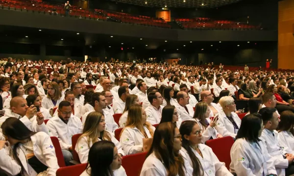 Brasil tem 575,9 mil médicos ativos: 2,81 por mil habitantes