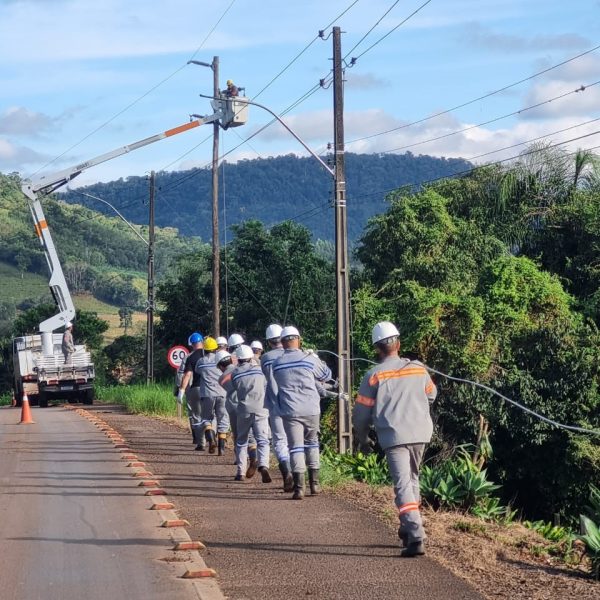 Certel finaliza reconstrução emergencial entre subestações de Forquetinha e Canudos do Vale