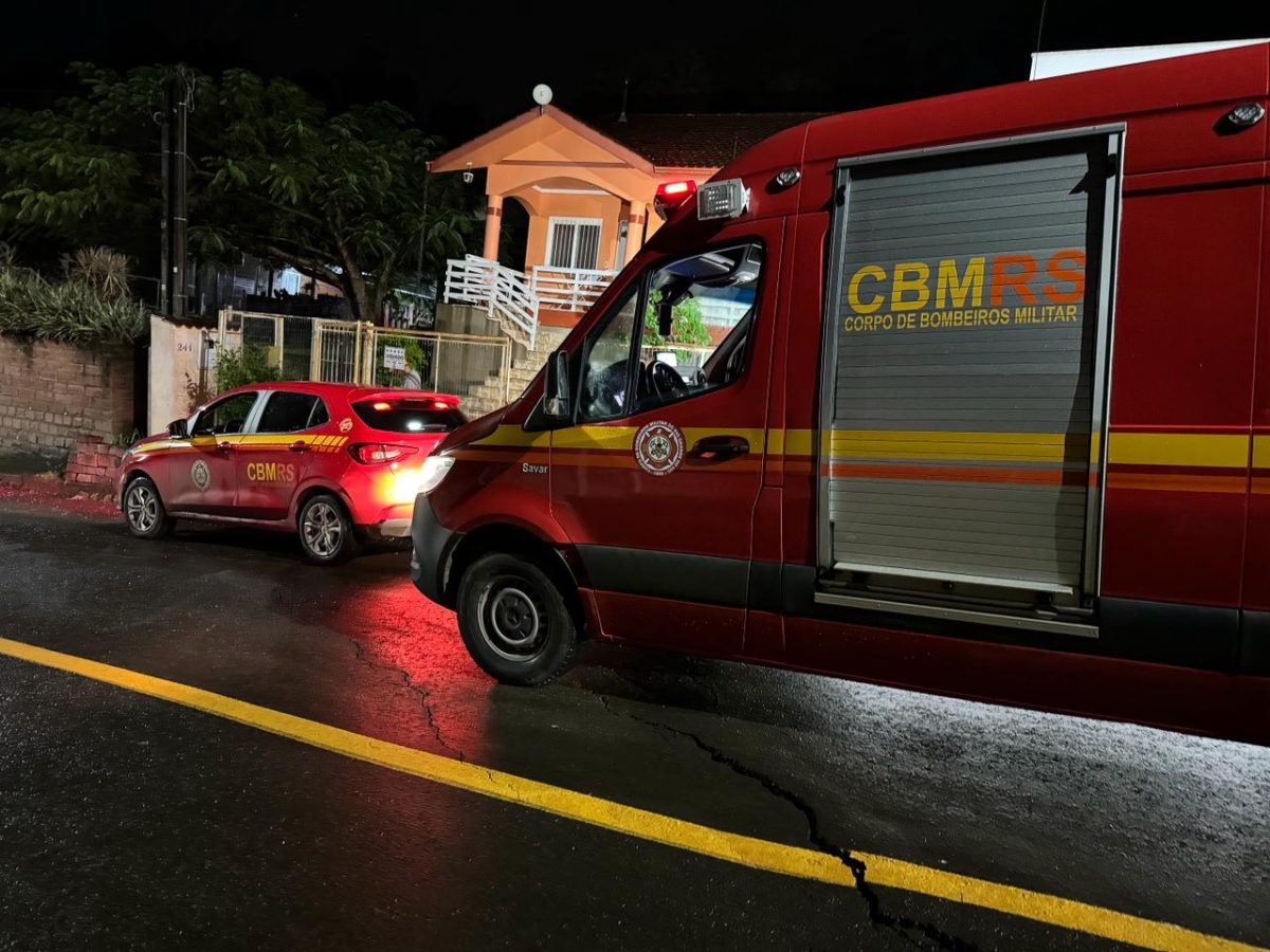 Defesa Civil evacua 300 moradores no entorno da Casa do Morro