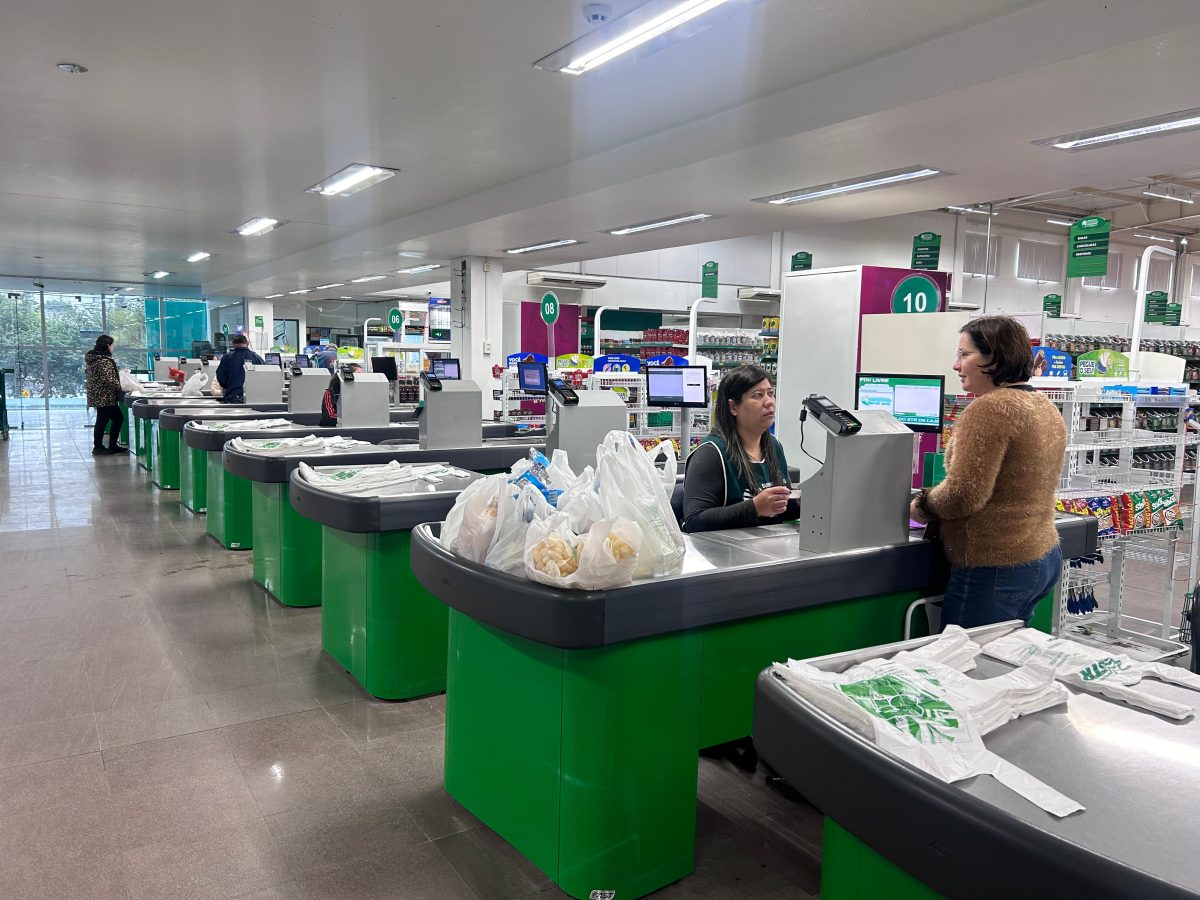 STR Supermercados retoma atendimento em Estrela