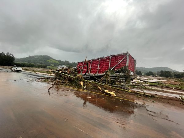 Imagens mostram destruição em Forquetinha