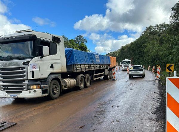 CCR libera tráfego na BR-386, em Pouso Novo