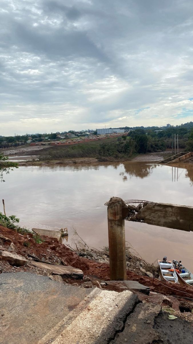 Equipes trabalham para restabelecer serviços essenciais em Arroio do Meio