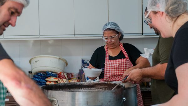 Estrela fornece mais de 4 mil refeições diárias a desalojados