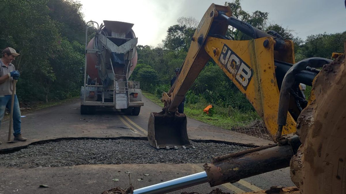 Doutor Ricardo trabalha na reconstrução de acessos