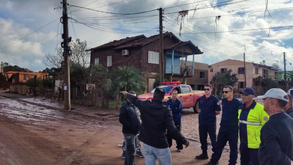 Bombeiros de Santa Maria iniciam buscas por desaparecido