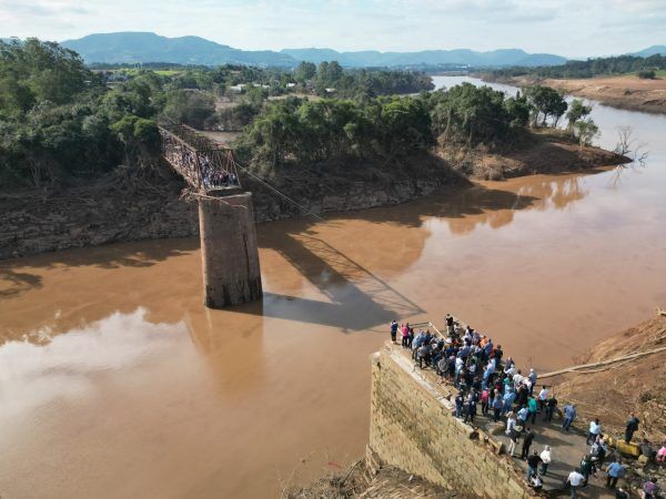 “Não tem como usar o vão que caiu, é sucata”, diz engenheiro