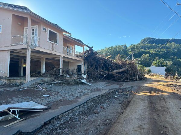 “Nenhuma casa foi entregue em Muçum”, afirma prefeito