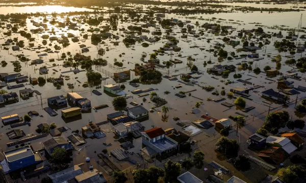 Enchentes afetam mais de 80% da atividade econômica no RS
