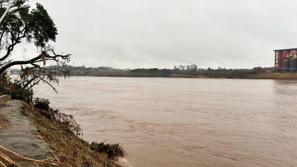 Rio Taquari atinge cota de inundação em Estrela/Lajeado