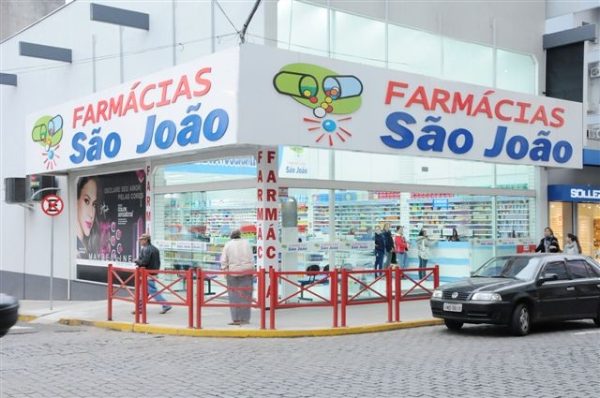 Farmácias São João disponibiliza de graça medicamentos para vítimas das cheias