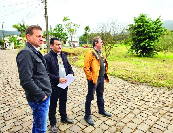 Visita técnica em Encantado marca avanço de projeto habitacional