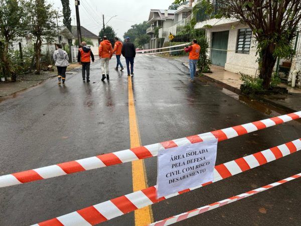 Parecer técnico permite volta de moradores do morro para as casas