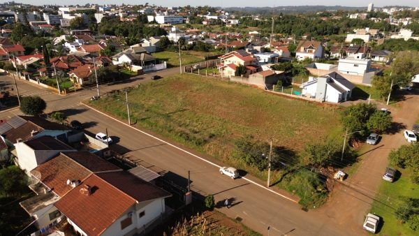 Estrela define nova área para escola Leo Joas