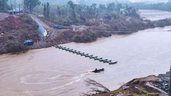 Exército remove passadeira no rio Forqueta devido ao aumento das chuvas