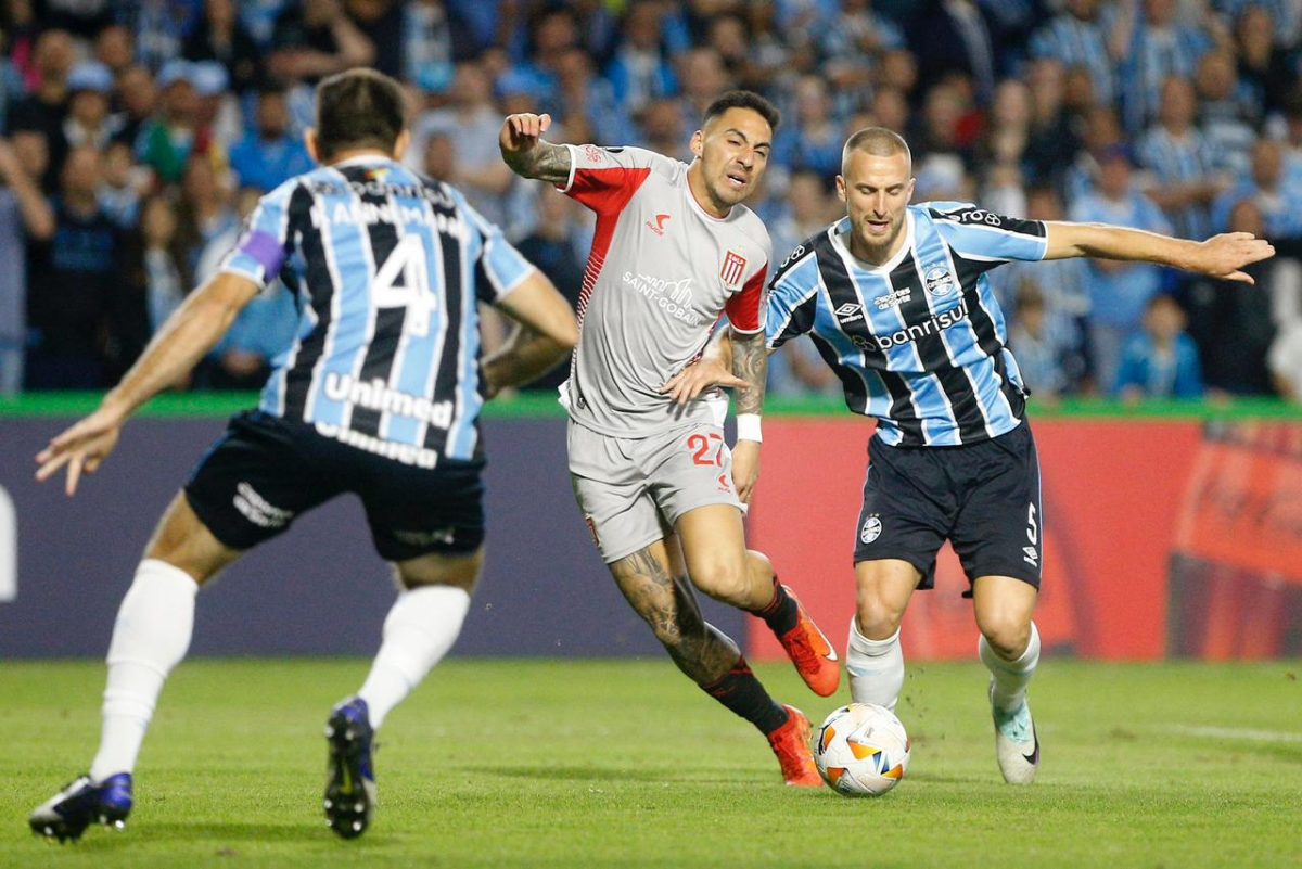 Grêmio empata em 1 a 1 com Estudiantes