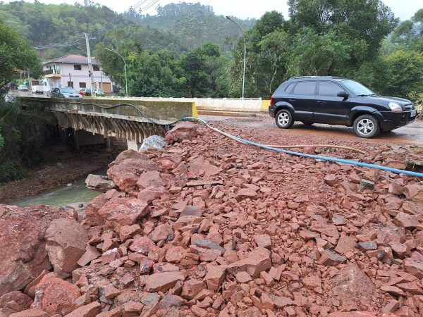 Canudos do Vale recupera cabeceiras de ponte