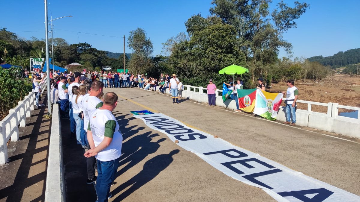 Moradores oficializam associação para reconstruir ponte entre Travesseiro e Marques de Souza