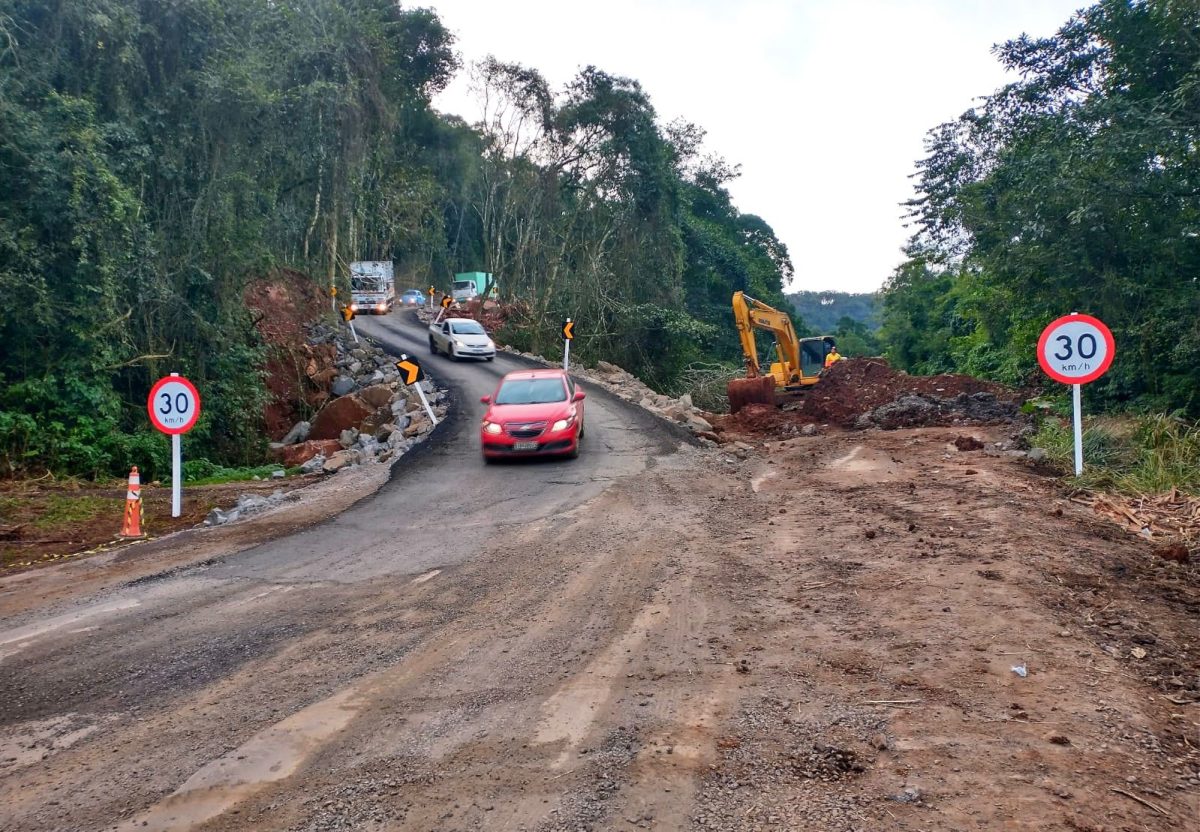 EGR recupera desvio emergencial da ERS-129 em Muçum