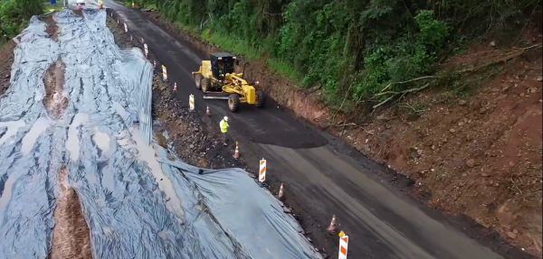 Obras na BR-386 bloqueiam rodovia nesta sexta, em Pouso Novo