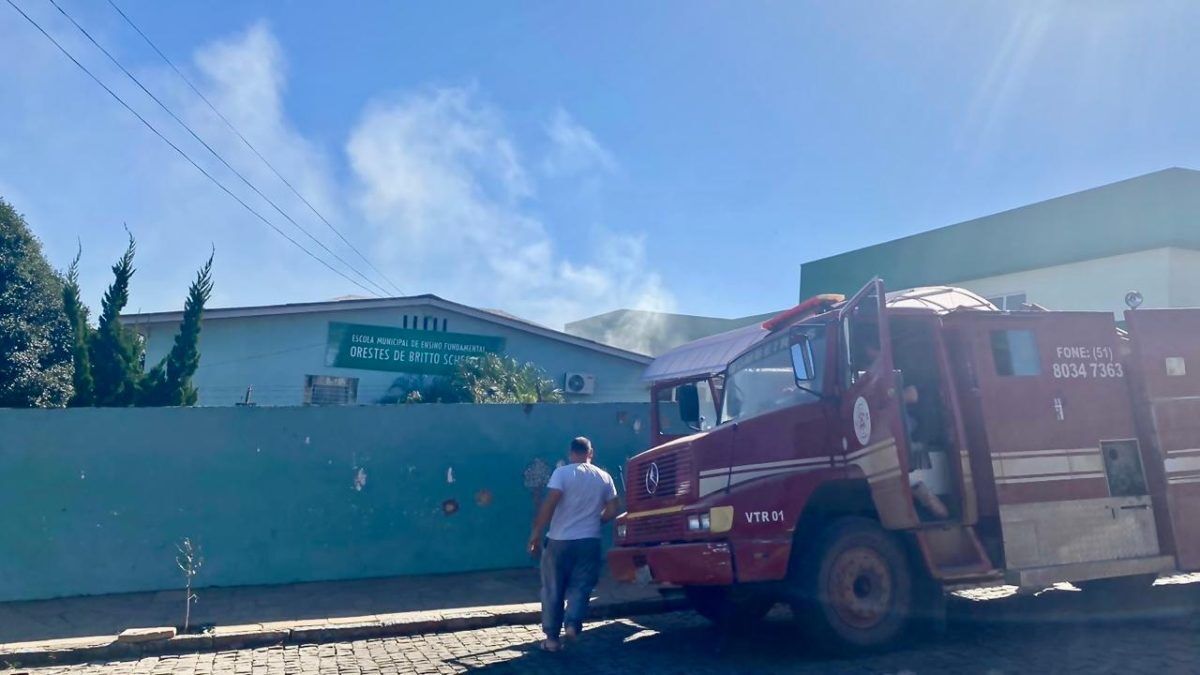 Incêndio atinge escola em Arvorezinha