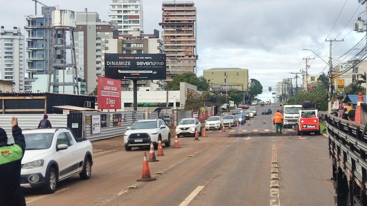 Obras alteram trânsito na av. Senador Alberto Pasqualini