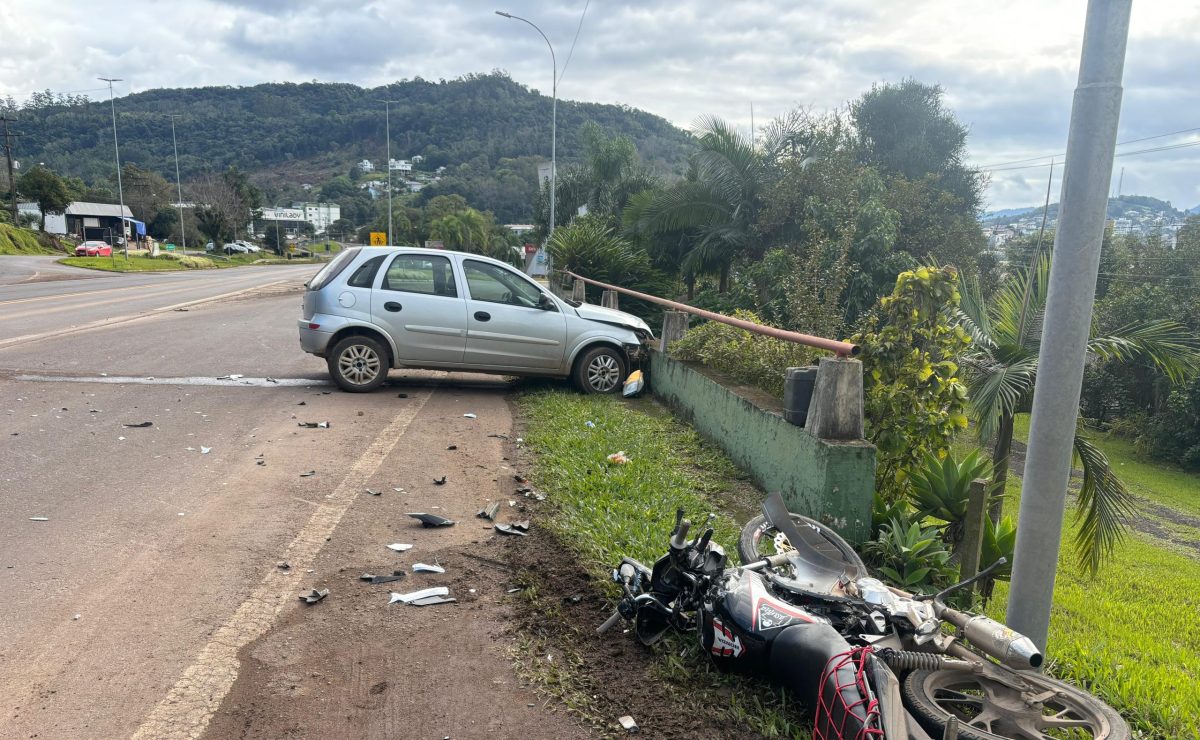 Acidente deixa motociclista ferido no trevo de Encantado