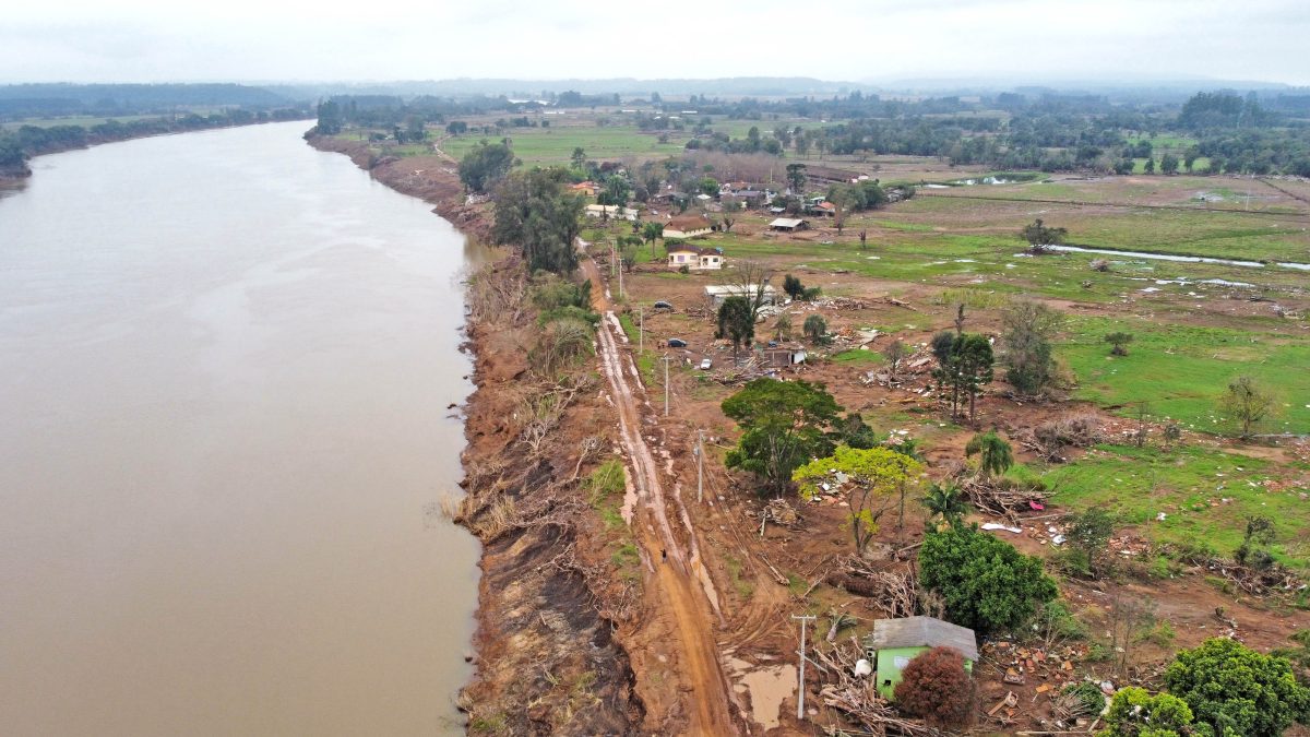 Moradores clamam por recuperação de rodovia para acessarem casas