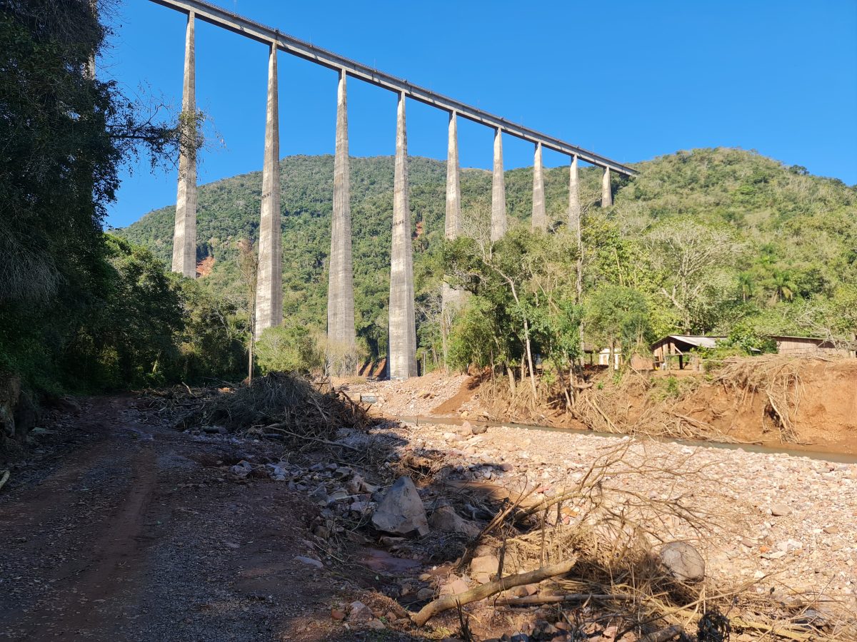 Danos em ferrovias afeta transporte de etanol ao RS