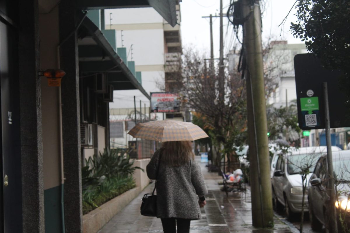 Ar polar e frente fria mantém temperaturas baixas no fim de semana