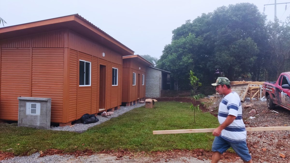 Grupo Front entrega dez casas em Arroio do Meio