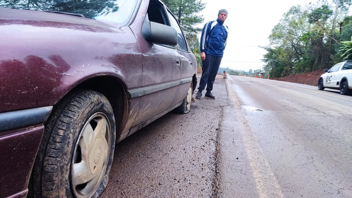 Buracos causam danos em veículos na ERS-453, em Cruzeiro do Sul  