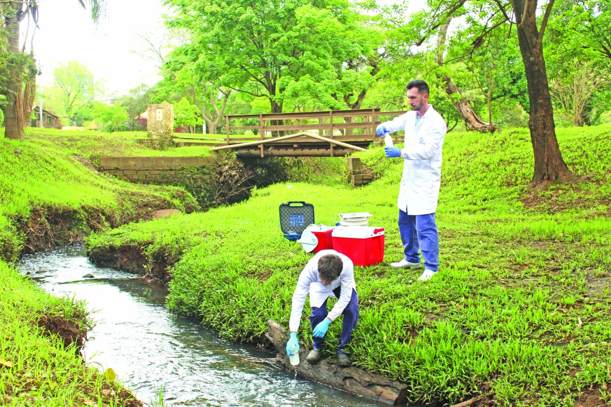 Piora o nível de contaminação da água por esgoto