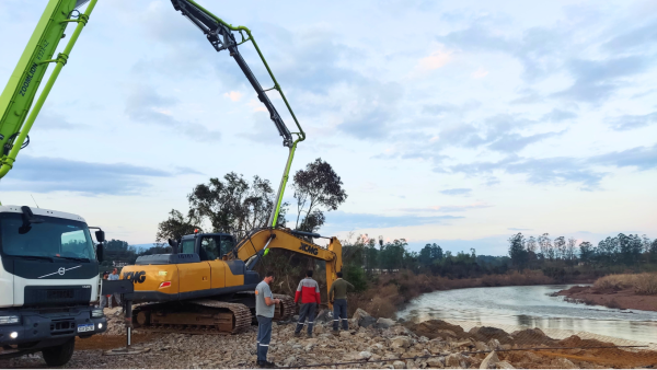 Exército prepara transporte de ponte para instalação sobre o Rio Forqueta