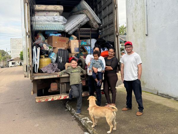 Última família deixa abrigo do Parque do Imigrante