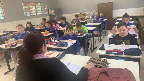 Escola de Cruzeiro do Sul retoma aulas após mais de 80 dias