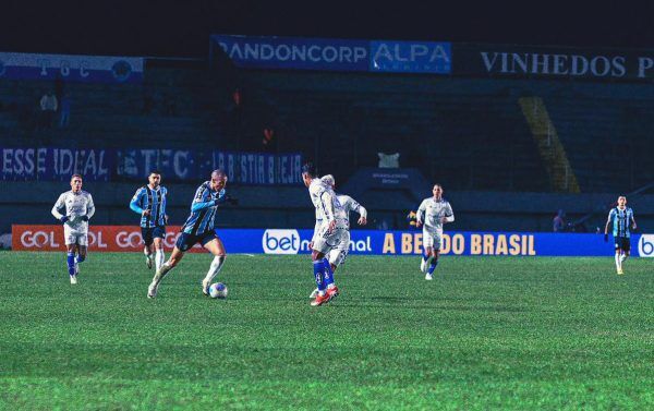 Grêmio perde e se afunda na zona do rebaixamento