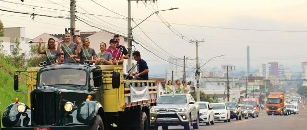 Centenas de veículos são aguardados no desfile da 57ª Festa dos Motoristas