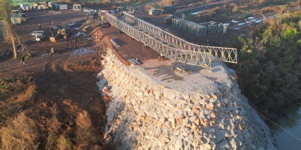 “Ponte do Exército” avança sobre rio Forqueta