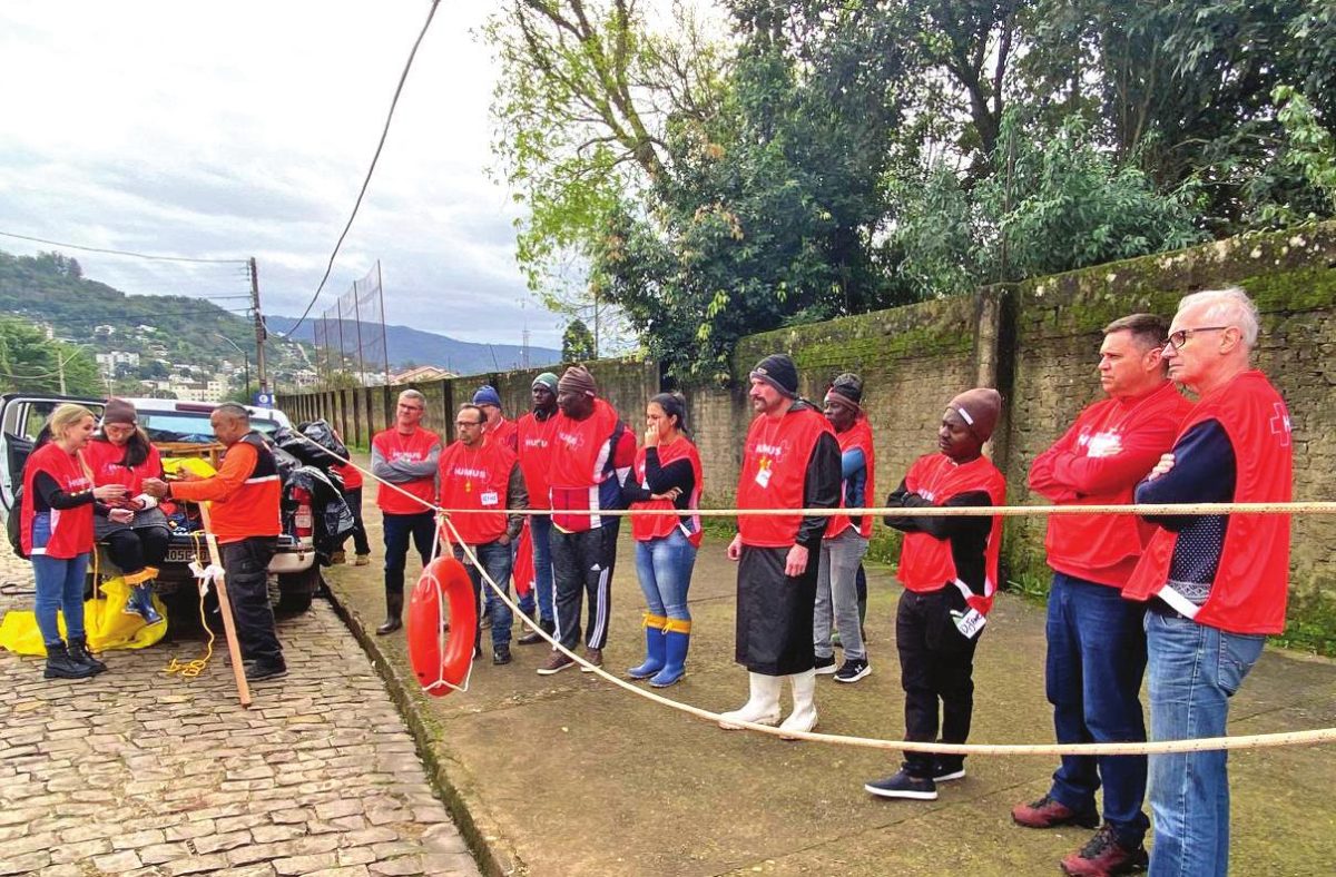 Treinamento envolve comunidade na prevenção e resposta a desastres naturais