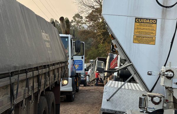 Moradores e motoristas reclamam de problemas no novo trajeto até a ponte