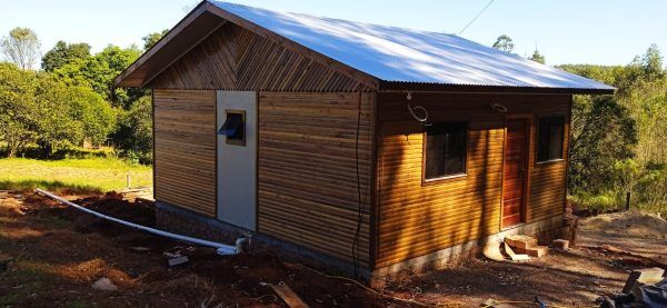 Projeto “O Recomeço” entrega primeira casa mobiliada em Estrela