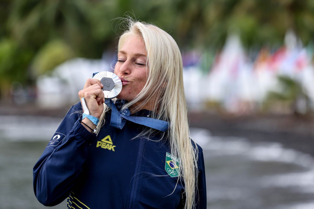 Atletismo e vôlei de praia são os destaques do dia