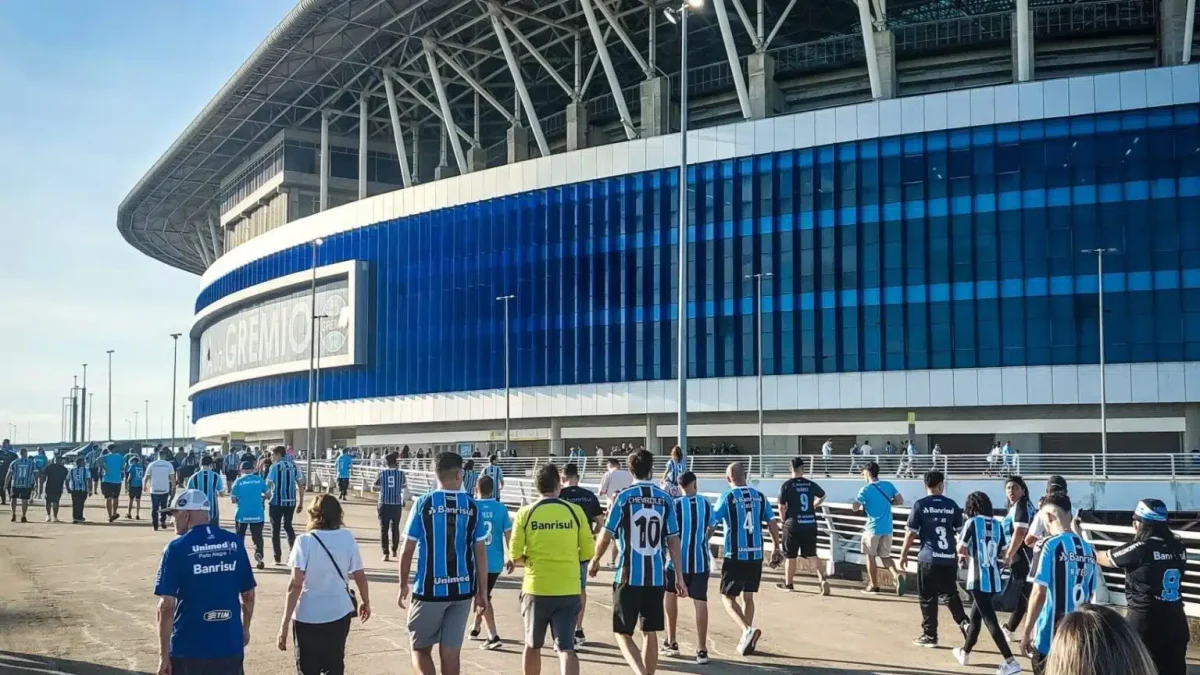 Tricolor e torcida se reencontram na Arena do Grêmio após 134 dias